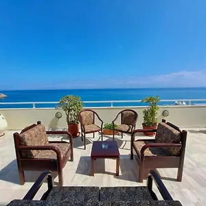 Seaview Flora's Luxury Apartment-300meters From The Apartment Rethymno (Crete)